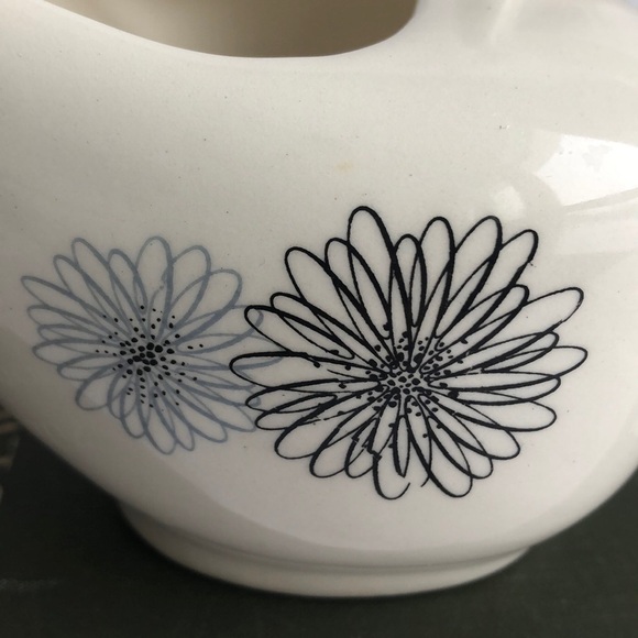 Mid century Salem pen & pencil off white creamer - Picture 2 of 8